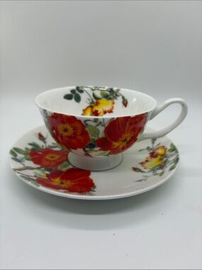 Floral Red Poppy Porcelain Teacup and Saucer Set. STECHCOL
